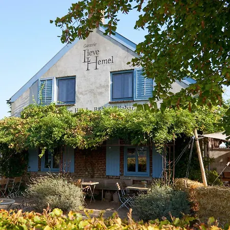 Bed & Breakfast Gasterie Lieve Hemel 3*